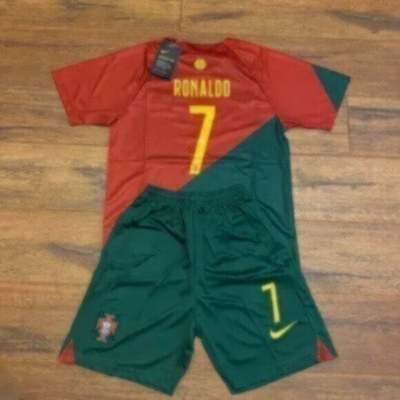 Portugal World Cup Ronaldo #7 Soccer Jersey and Shorts Set - Kids - Picture 1 of 6
